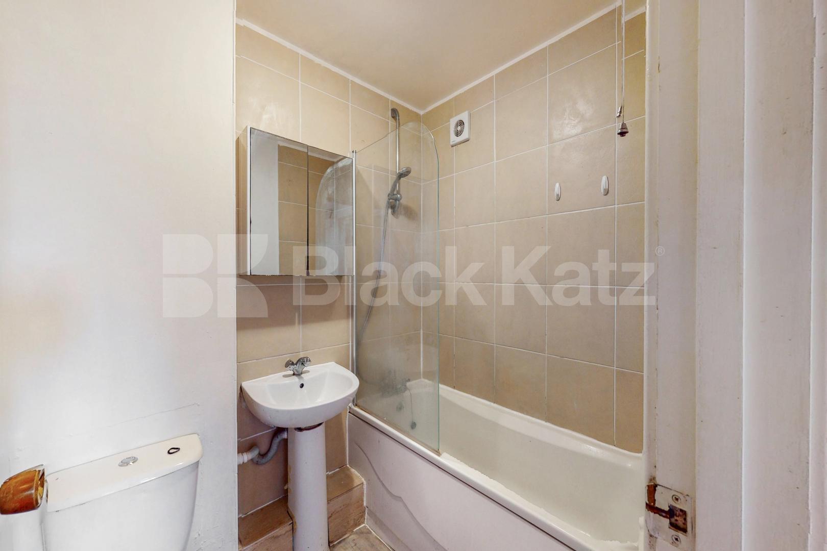 Top floor private development with charming balcony, communal gardens & parking Towergate , Pages Walk 